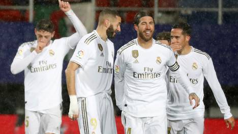 Auf der Suche nach einem Ersatz für Thiago Alcantara klopften die Bayern auch bei Real Madrid an - mit mäßigem Erfolg.