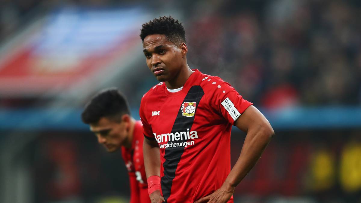 WENDELL: Ist gegen Robben die meiste Zeit sehr aufmerksam, konzentriert sich aber weitgehend auf seine defensiven Aufgaben. In der Schlussphase wagt sich der Brasilianer öfter nach vorne, kann aber nichts mehr bewegen. SPORT1-Note: 3,5