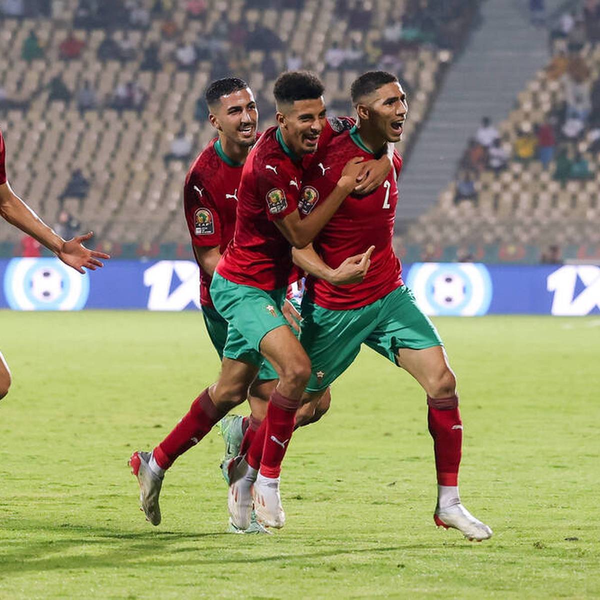 Senegals Fußball-Nationalmannschaft mit Bayerns Bouna Sarr schafft das Viertelfinale im Afrika-Cup. Gegen Kap Verde wird es aber beinahe peinlich.