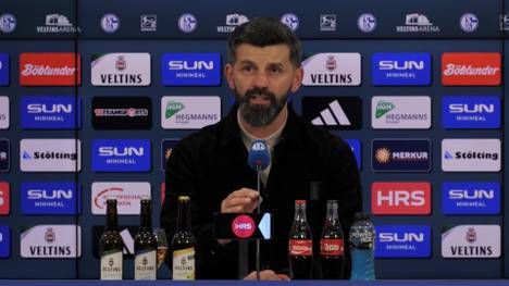 Schalkes Trainer Miron Muslic spricht vor dem Topspiel gegen den SC Paderborn über "magische" Flutlichtspiele in der heimischen Arena.