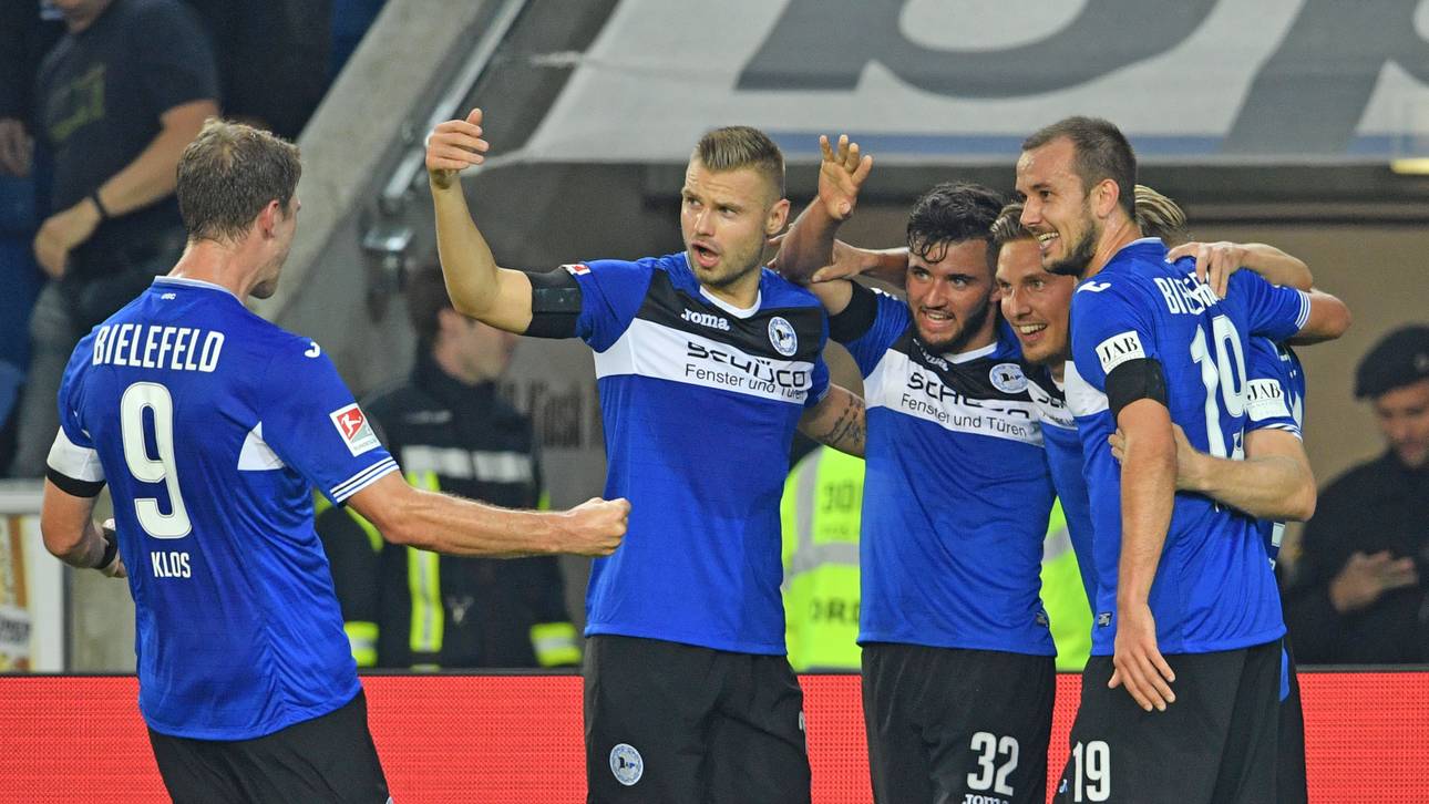 Arminia schießt sich an die Spitze