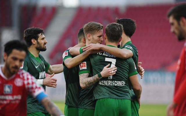 Dfb Verwarnt Fc Augsburg Nach Jubelfoto