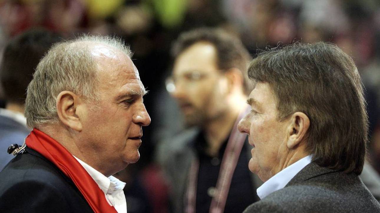 Egon Coordes (r.) im Jahr 2013 in einem Gespräch mit Uli Hoeneß (l.)