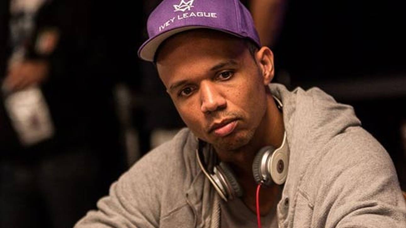 Superstar Ivey führt beim Main Event