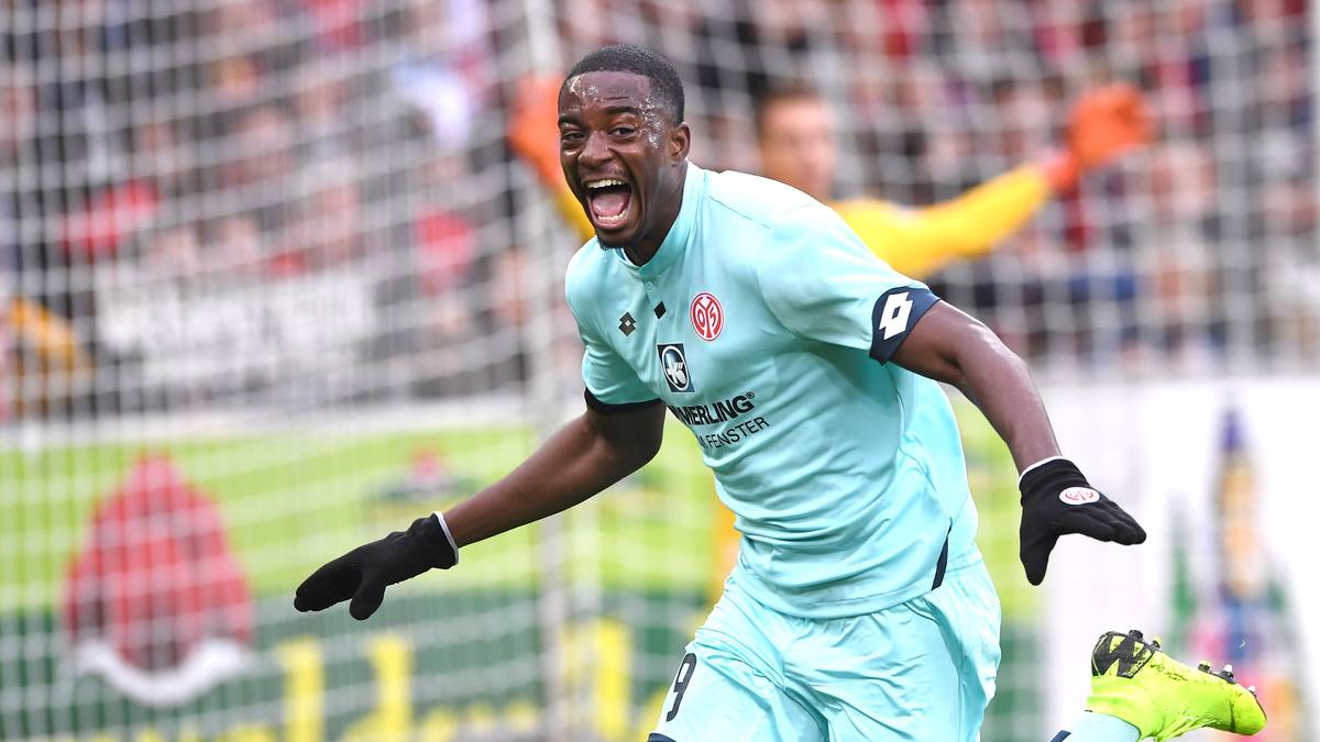 1. FSV MAINZ 05 (Platz 18): Insgesamt 19 Tore fielen in der Bundesliga-Hinrunde in Mainz - mit Abstand am wenigsten. Kein Wunder, dass in der Opel Arena die Tore am teuersten sind. Die Fans "zahlen" hier pro Tor 5,04 Euro