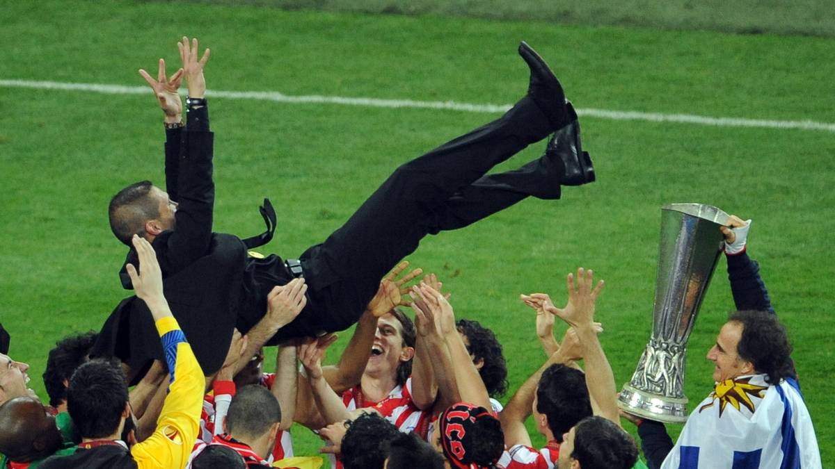 In seiner ersten Saison gewinnt er direkt die Europa League gegen Athletic Bilbao und setzt sich mit seinem Team dann auch im UEFA-Supercup gegen Champions-League Sieger FC Chelsea durch