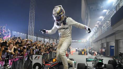 Lewis Hamilton hat nach seinem Sieg in Singapur 28 Punkte Vorsprung auf Sebastian Vettel