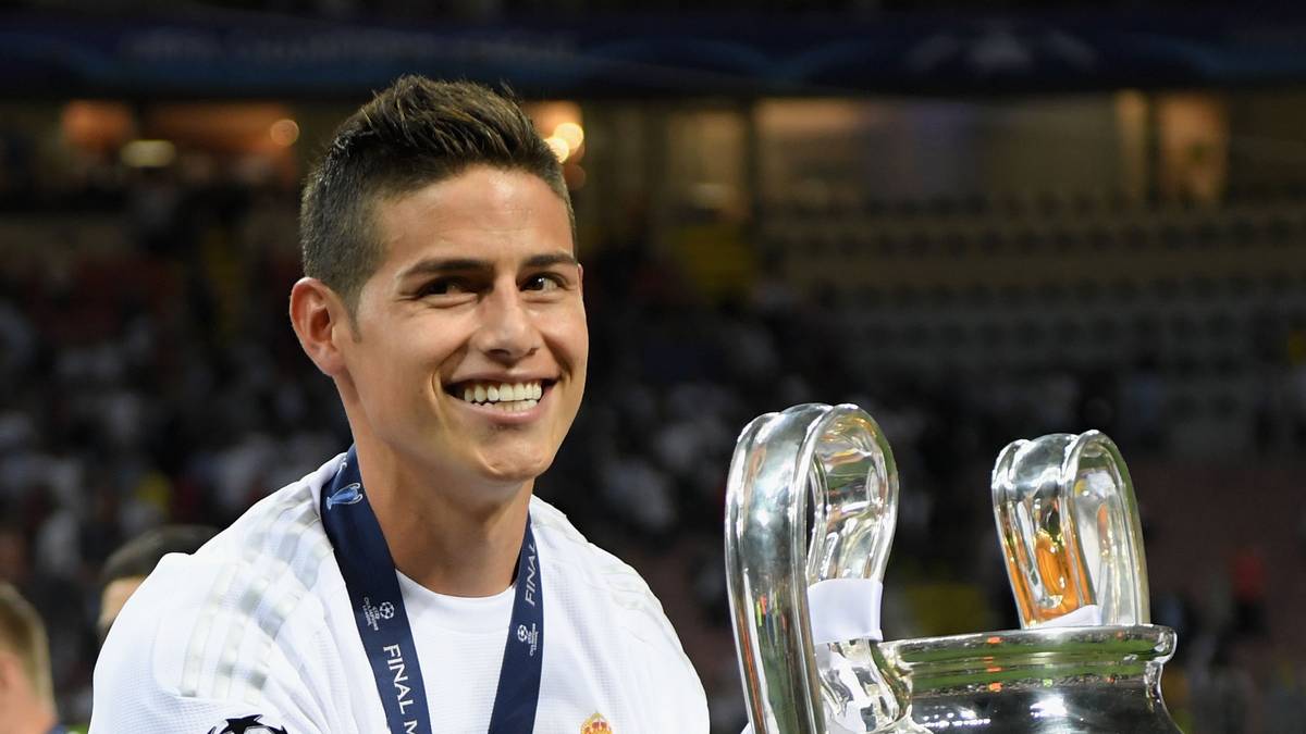Bei der WM 2014 explodierte der Kolumbianer und rückte ins internationale Rampenlicht. James wurde Torschützenkönig und wechselte nach dem Turnier für über 60 Millionen Euro zu Real Madrid. Seit dem Turnier in Brasilien ist es etwas ruhiger um ihn geworden, aber besonders in seiner Heimat und im Rest Südamerikas ist der Flügel ein Megastar und nach Ronaldo, Messi und Neymar der berühmteste aktive Fußballer des Planeten 