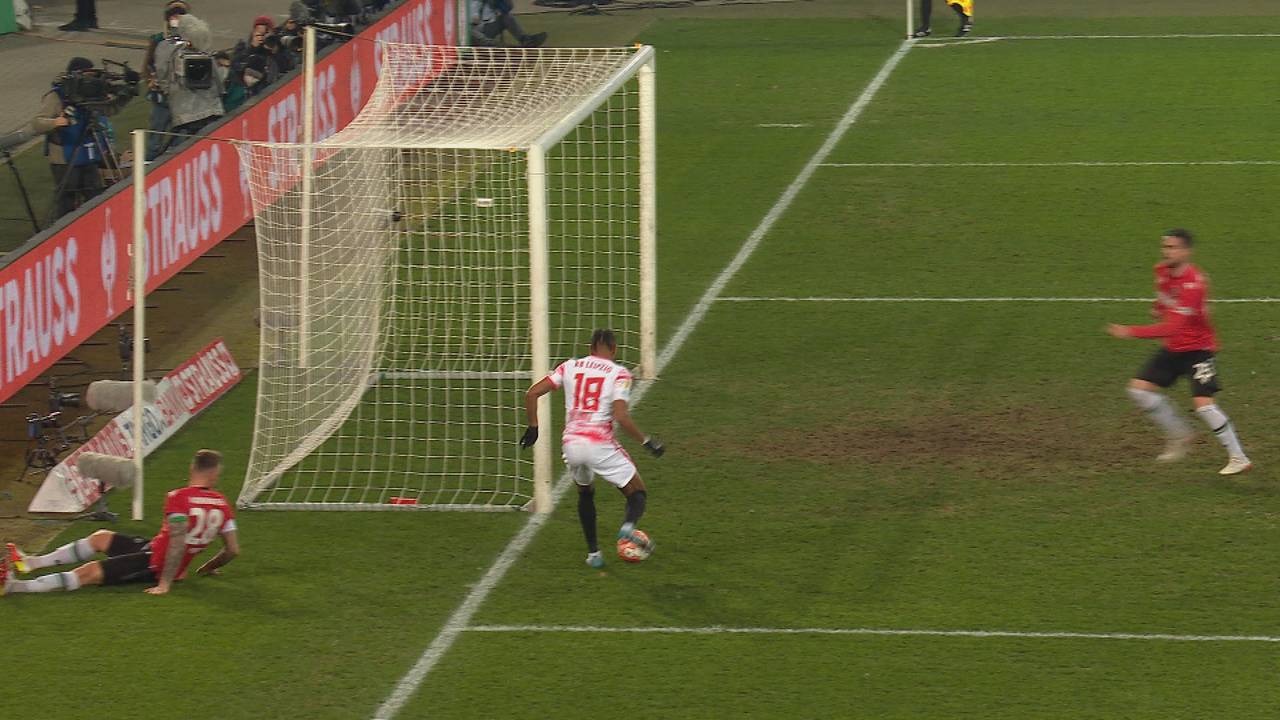 DFB-Pokal: Christopher Nkunku mit dem Doppelschlag