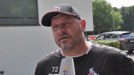 Steffen Baumgart zeigt sich trotz des DFB-Pokal-Aus gegen Jahn Regensburg optimistisch für die neue Saison. 