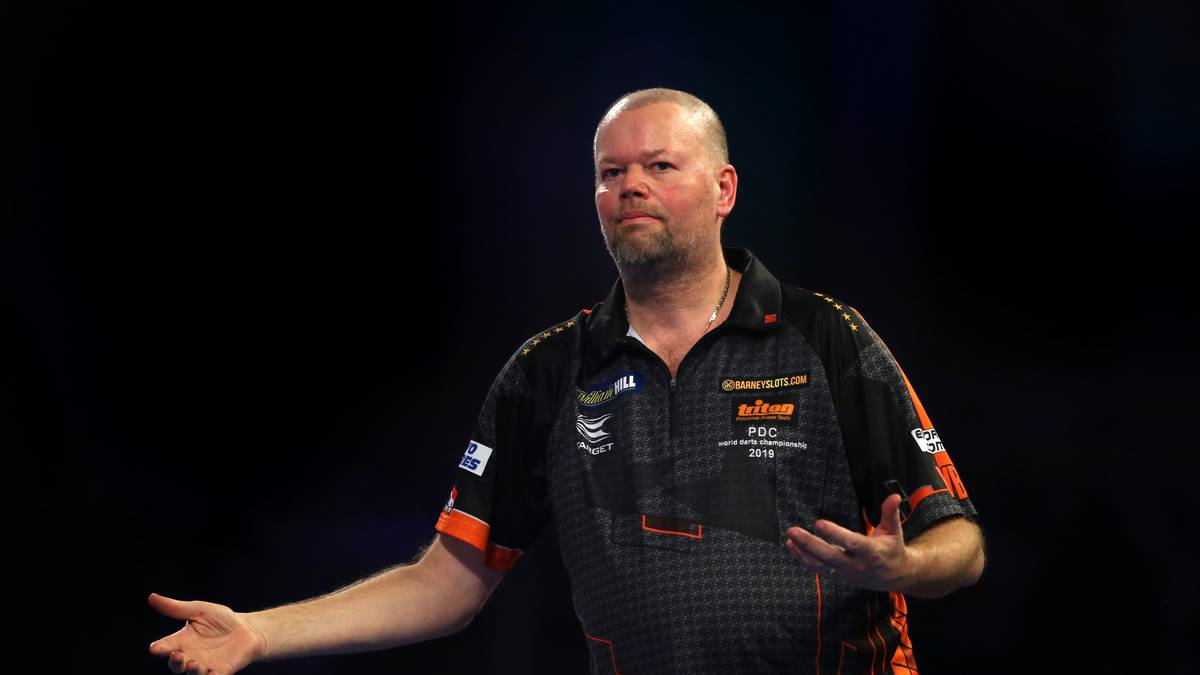 Das überraschende Aus für Darts-Legende Raymond van Barneveld bei der WM hat für Aufsehen gesorgt. Der Niederländer, sechsfacher Weltmeister, unterlag in der zweiten Runde dem Litauer Darius Labanauskas