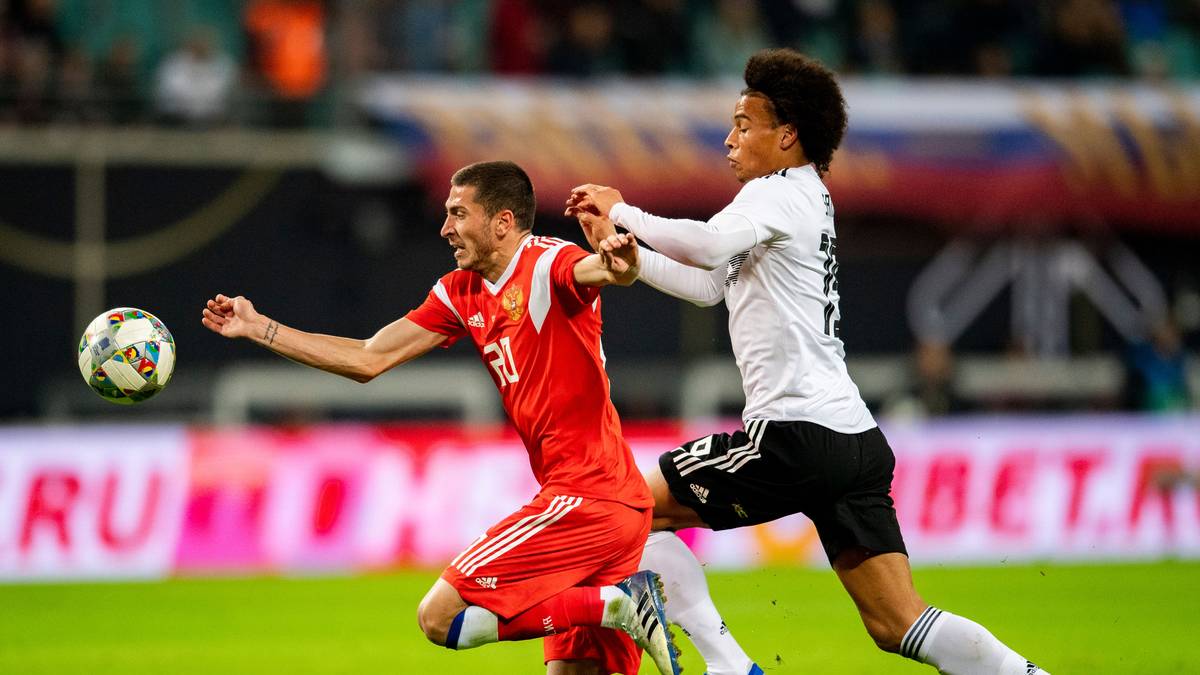 LEROY SANE (bis 76.): So langsam kommt er in der DFB-Elf in Fahrt. Wie Süle traf er erstmals im DFB-Dress, nach flacher Hereingabe von Gnabry zum 1:0 (8.). Baute dann kurz ab, vergab per Kopf eine Riesen-Chance (23.), drehte dann wieder etwas mehr auf. Ab und an mit Fehlpässen. Haderte mit sich nach einem gescheiterten Dribbling und blieb einfach stehen (69.). SPORT1-Note: 2,5