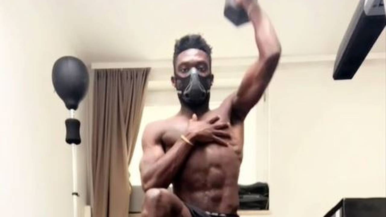Kurz vorm Saison-Auftakt: Alphonso Davies mit Mega-Workout | FC Bayern