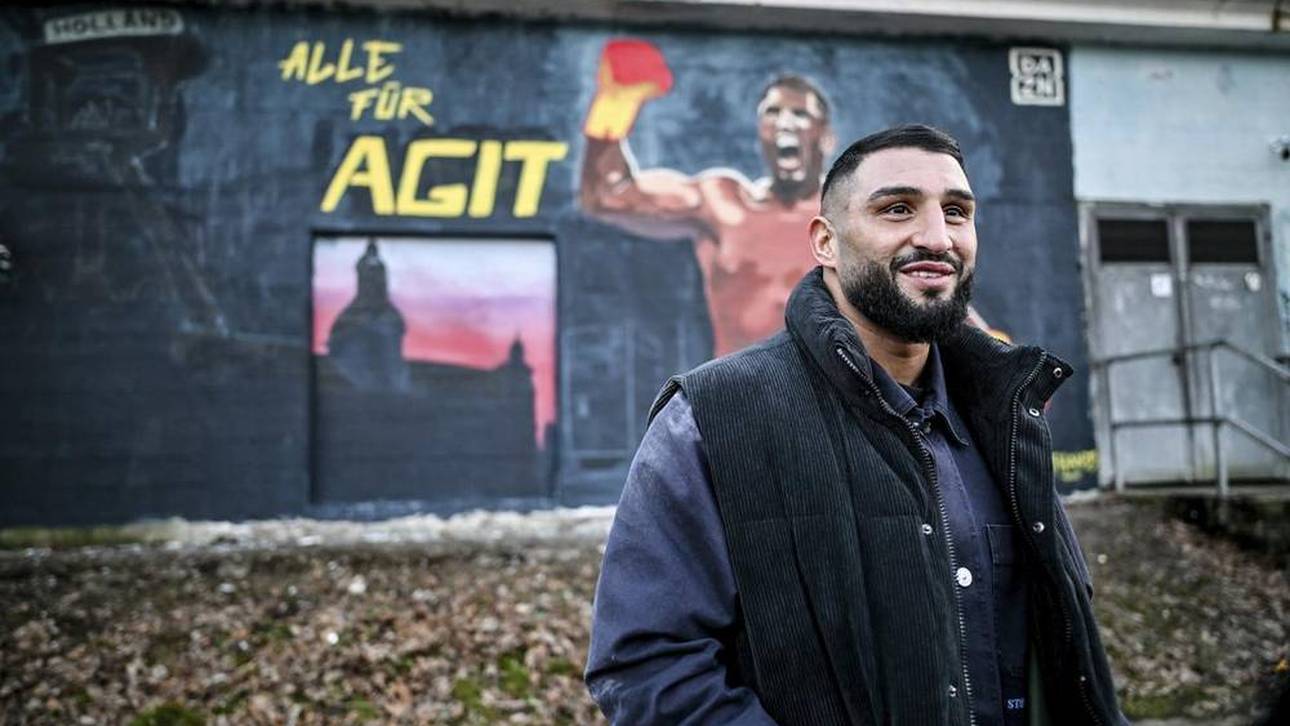Agit Kabayel vor seiner Graffiti-Wand in Wattenscheid