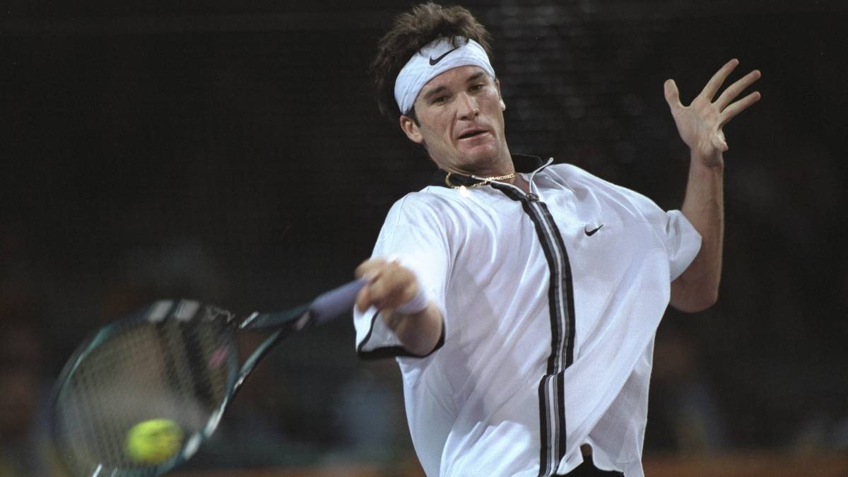 Ein weiterer nicht ganz so legendärer Ex-Spieler, der als Trainer die goldrichtige Wahl für einen Topstar war: CARLOS MOYA. Der Gewinner der French Open 1998 war im Jahr darauf für kurze Zeit die Nummer 1 der Welt