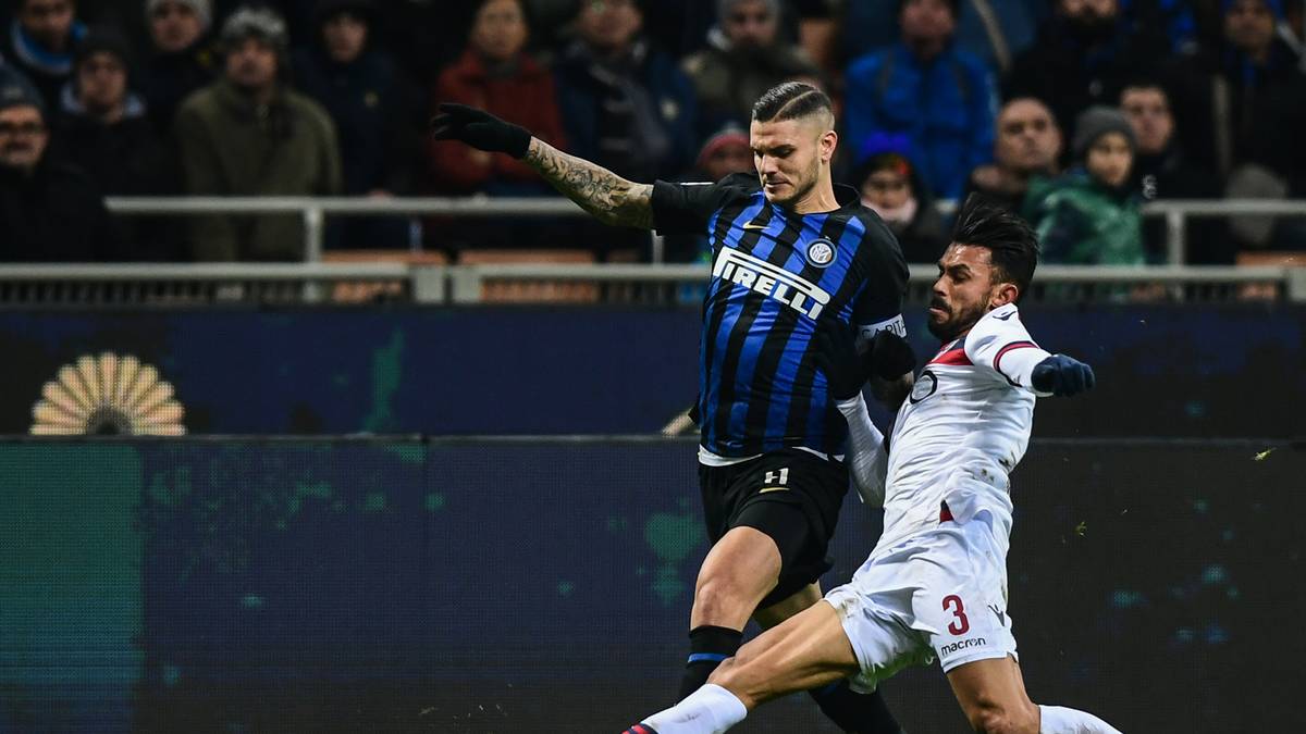PLATZ 8 - MAURO ICARDI: Die etwa zweimonatige Suspendierung im Februar und März und die vorherige Phase von sieben Liga-Spielen ohne Treffer ließ den Argentinier von Inter in der Torjägerliste der Serie A natürlich abrutschten. Charakterlich steht ein Fragezeichen hinter Icardi, sportlich sind besonders seine Vollstreckerqualitäten ausgeprägt, weswegen er immer wieder mit Top-Klubs in Verbindung gebracht wird