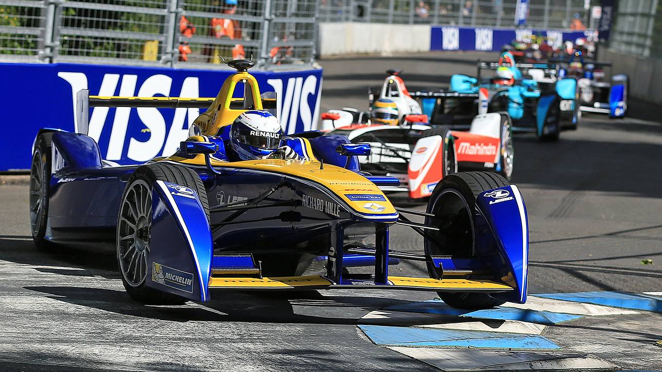 Prost fährt in London zum Sieg