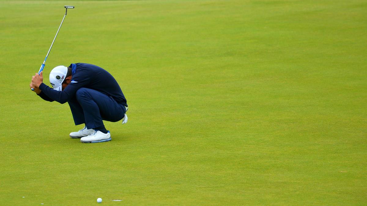 Zum Verzweifeln! Pablo Larrazabal verfehlt mit seinem Putt das Ziel und weiß nicht wohin mit seinem Ärger