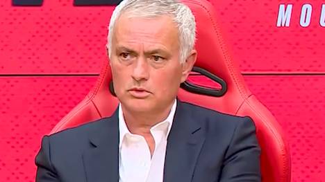 José Mourinho spricht bei seiner Antrittsrede als neuer Trainer von Benfica Lissabon auch über seinen Ex-Klub Fenerbahce Istanbul. Der Portugiese habe mit dem türkischen Klub einen Fehler gemacht, Fenerbahce sei fußballerisch nicht auf seinem Level.