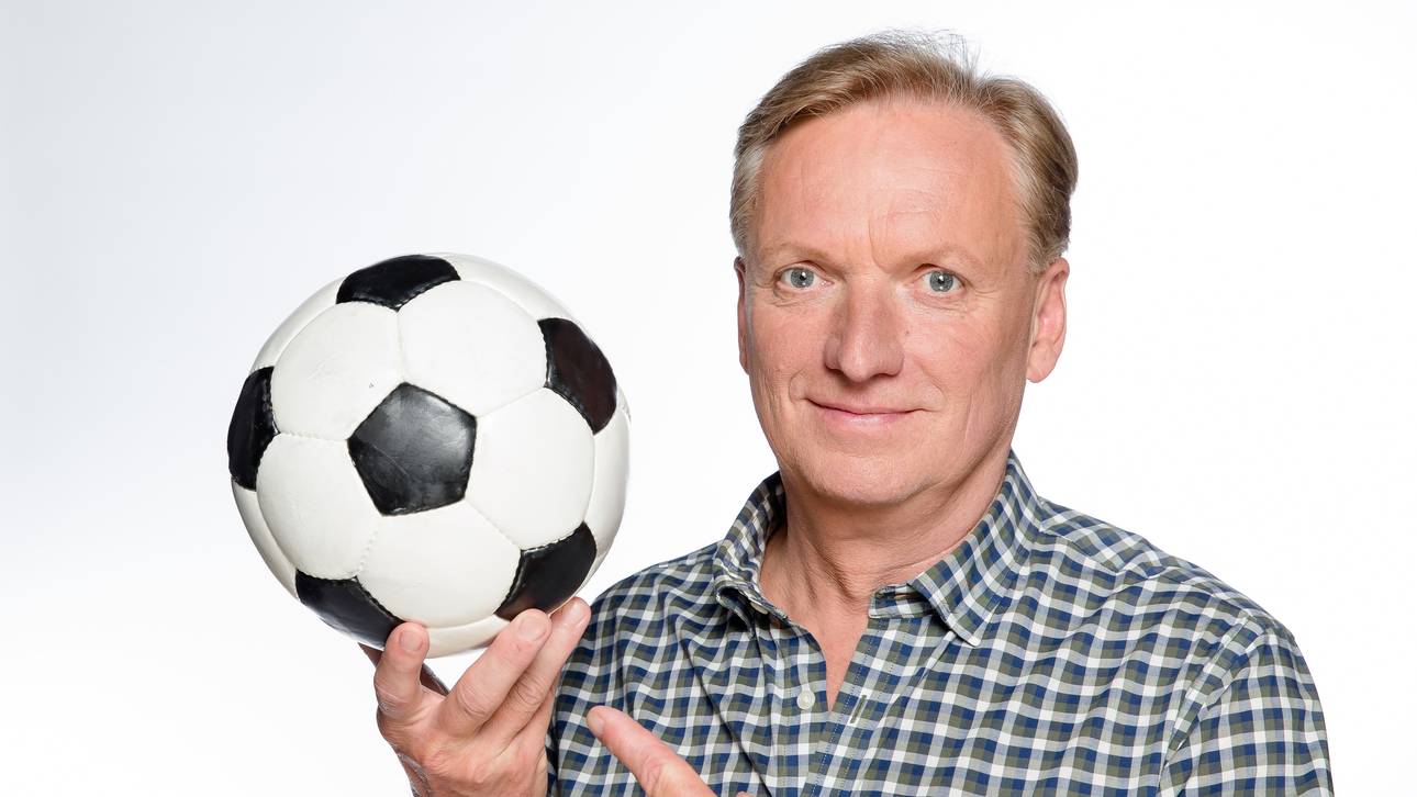 Comeback nach 17 Jahren: Rudi Brückner moderiert „STAHLWERK Doppelpass“ am Sonntag und begrüßt BVB-Boss Hans-Joachim Watzke