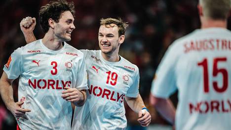 Dänemark um Superstar Matthias Gidsel (Mitte) ist derzeit nicht zu stoppen bei der EM