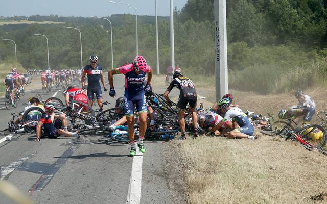 Schwerer Sturz Auf Der Dritten Etappe Der Tour De France