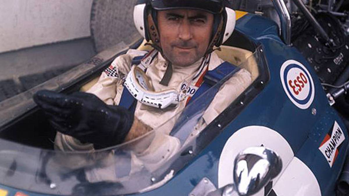 19. Mai: Der dreimalige Weltmeister Jack Brabham stirbt am 19. Mai 2014 in seinem Wohnort an der australischen Gold Coast. Brabham war der einzige Champion, der mit einem eigenen Auto den Titel holte. Ein Rekord für die Ewigkeit