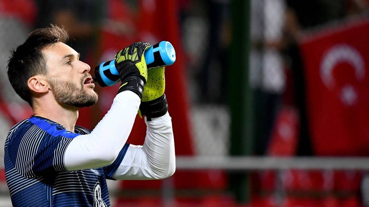 Le Courrier de l'Ouest: "Frankreich hat kein Glück gehabt. Eine Gruppe F wie 'Frissons' (Schaudern, Anm.d.Red.). Die Blauen sind in eine Top-Gruppe mit zwei Schwergewichten des europäischen Fußballs gestürzt."