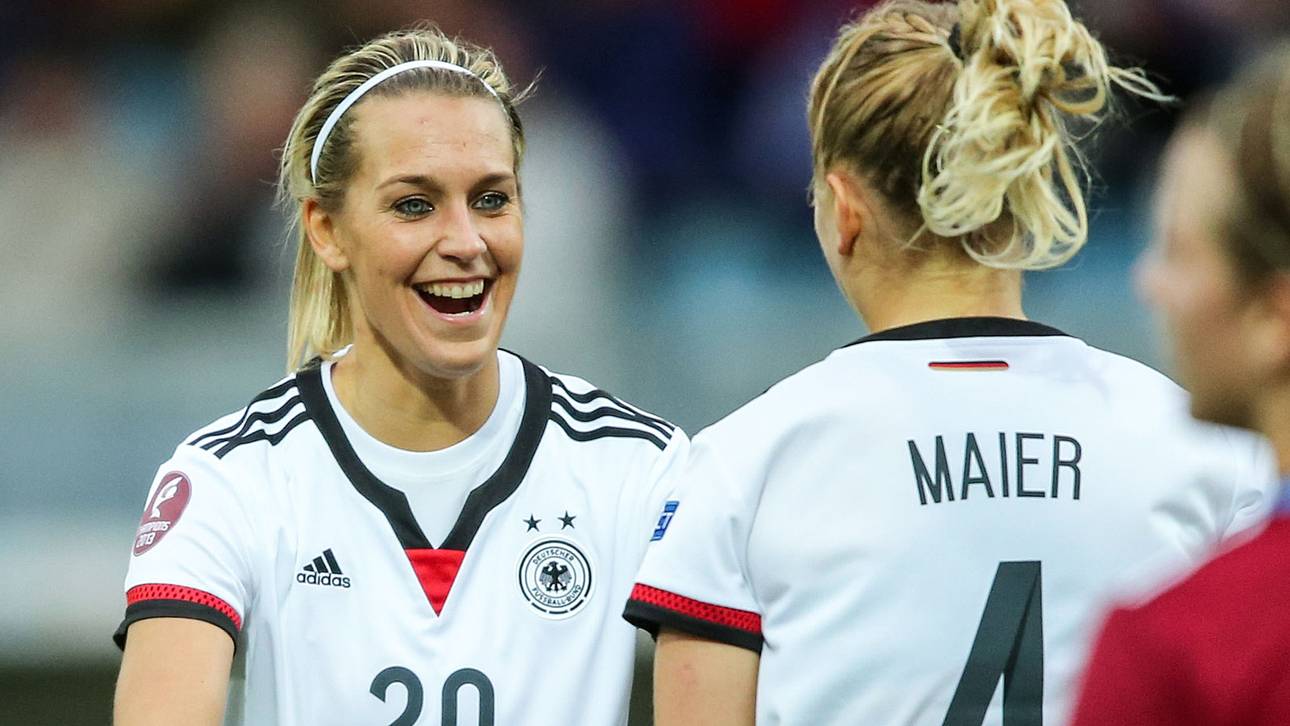 Deutsche Fußballerinnen legen los