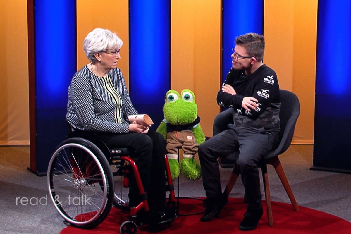 Nico Hanny verfolgt ein einzigartiges Konzept: Er will Kindern die Angst vor dem Arzt nehmen. In seinem Teddybärenkrankenhaus können Kinder ihre Stofftiere verarzten und so spielerisch Berührungsängste abbauen. In einer Studioaufzeichnung erfährt Anita Read von den beiden Realisatoren Nico und Georg alles Wissenswerte und Hintergründe zu diesem Projekt. Dann kam Corona und stoppte die Dreharbeiten. Eine Schar mit Plüschtieren spielender Kinder in einem Krankenhaus-Raum filmisch einzufangen wurde unmöglich. Um diese spannende Aufklärungsarbeit doch noch ihren Zuschauern präsentieren zu können, schaut Anita Read bei sich zu Hause auf die Studioaufzeichnung zurück und trifft Nico nun privat. Wie ist es ihm ergangen, wie kann ein solches Projekt wie das Teddybärenkrankenhaus in Zeiten von Corona überleben?