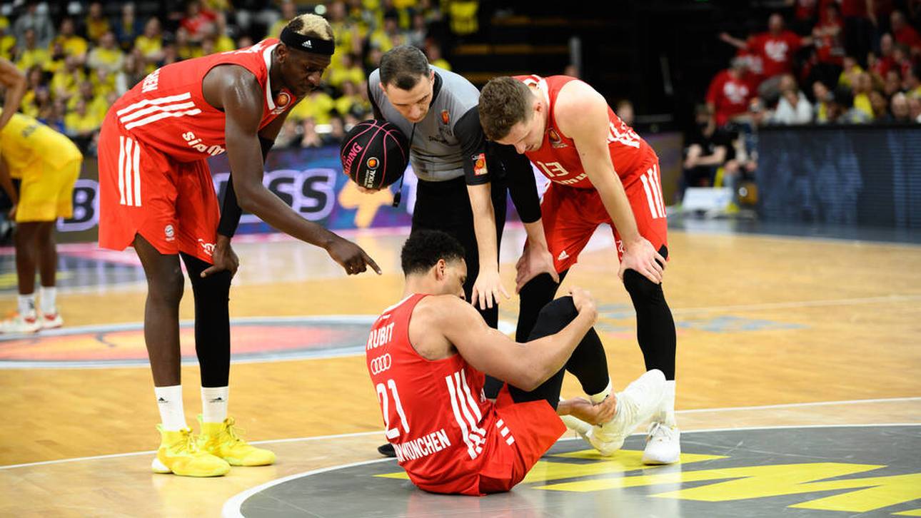 Augustine Rubit (unten) fehlt dem FC Bayern lange