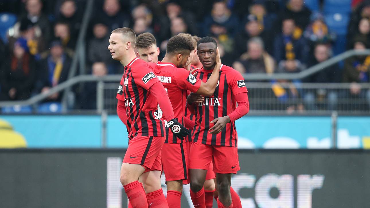 Wiesbaden rückt auf Platz drei vor