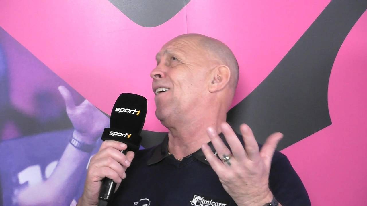 Darts WM 2024: Russ Bray mit Liebeserklärung an SPORT1