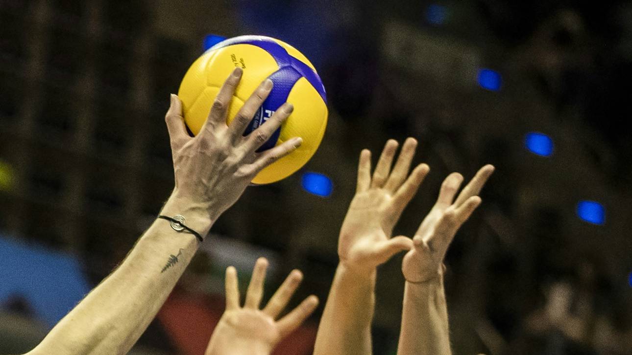 Volleyballerinnen besiegen Kanada