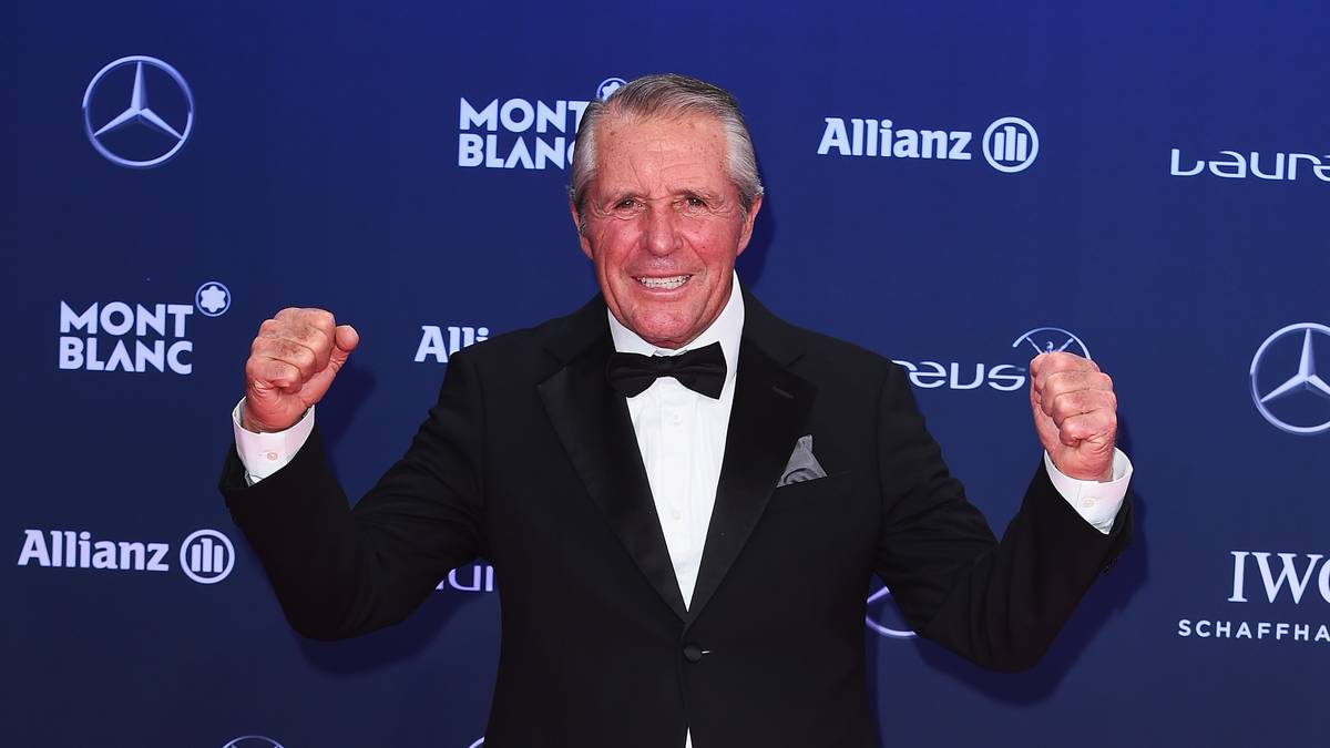 Gary Player, einer der erfolgreichsten Golfspieler der Welt, erhielt bereits 2003 den Award für sein Lebenswerk. Trotz hohen Alters lässt sich der 81-Jährige den Gang über den Roten Teppich nicht nehmen und sieht dabei auch noch sehr elegant aus
