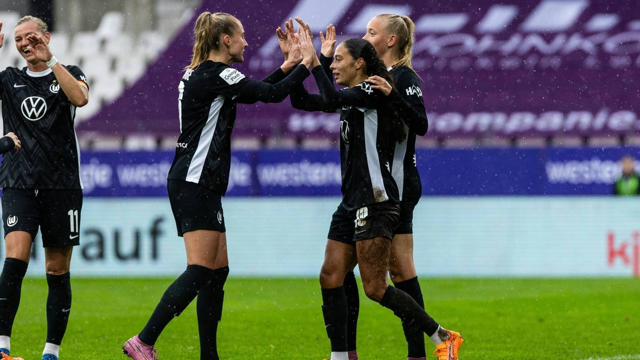 Wolfsburg mit Torfestival an die Spitze