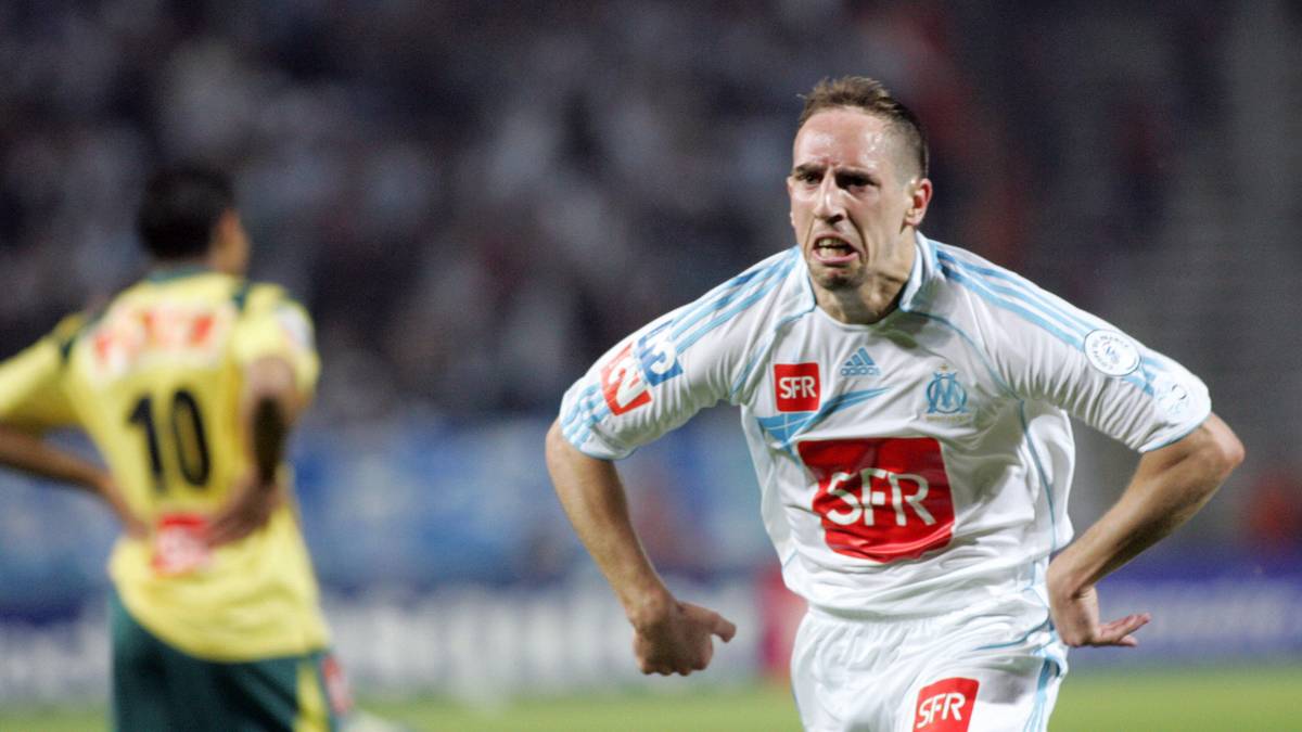 Vor seiner Bayern-Zeit spielte der 36-Jährige aber auch für Olympique Marseille (2005-2007), Galatasaray Istanbul, den FC Metz, Stade Brest, Olympique Ales, US Boulogne und den OSC Lille. Und der Linksaußen will seine Karriere noch fortsetzen