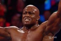 Bei WWE Monday Night RAW wird der Dreikampf um den WWE-Gürtel zum Vierkampf. Bobby Lashley gewinnt ein turbulentes Match gegen Big E und entert das Titelmatch bei Day 1.