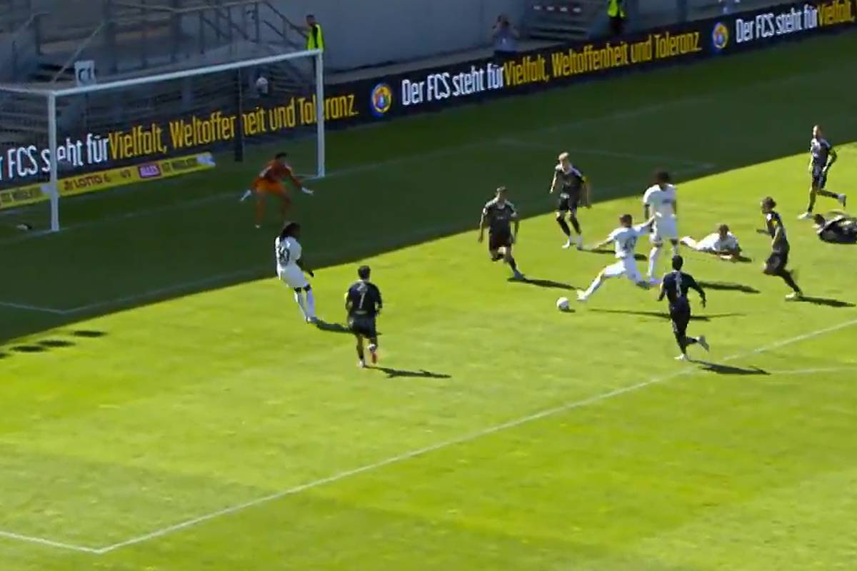 Die Highlights der Partie 1. FC Saarbrücken - FC Viktoria Köln aus der 3. Liga im Video.