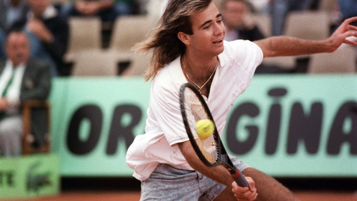 ANDRE AGASSI (4x Australian Open, 1x French Open, 1x Wimbledon, 2x US Open): Der US-Amerikaner ist der erste Spieler, der den Karriere-Grand-Slam auf drei unterschiedlichen Belägen (Rasen-, Sand- und Hartplatz) schafft. Zuvor wurde bei den Grand Slams nur auf Sand- und Rasenplätzen gespielt