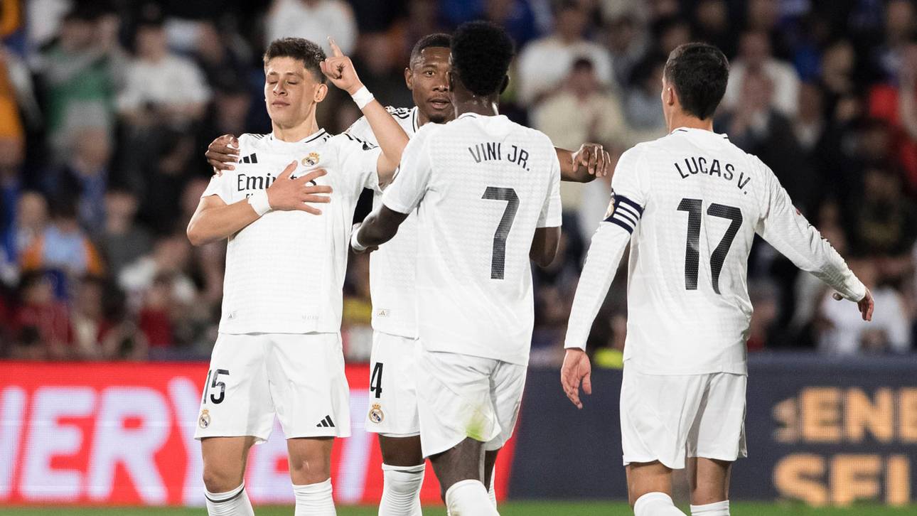 Arda Güler (l.) bejubelt sein Tor