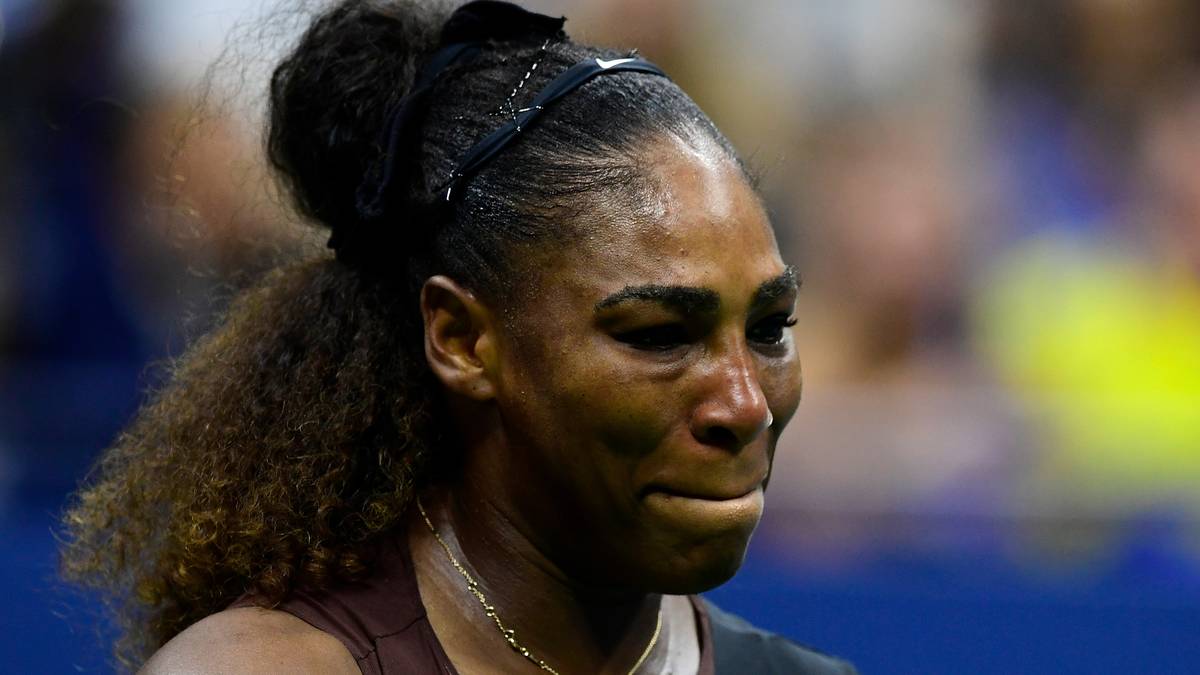 Dann brach die sechsmalige Turniersiegerin gar in Tränen aus und stotterte: "Das ist nicht fair, das ist nicht fair. Nur, weil ich eine Frau bin". 