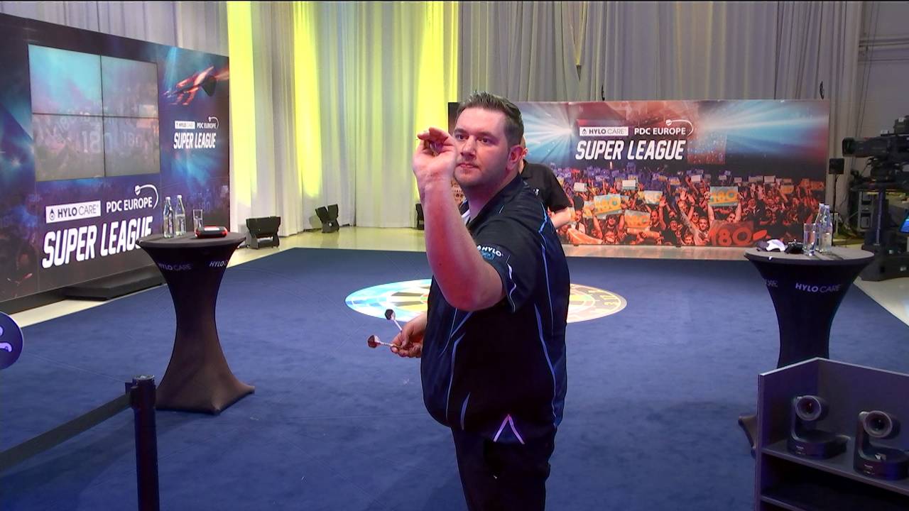 Kevin Münch besiegt Christian Bunse in der HYLO CARE PDC Europe Super League