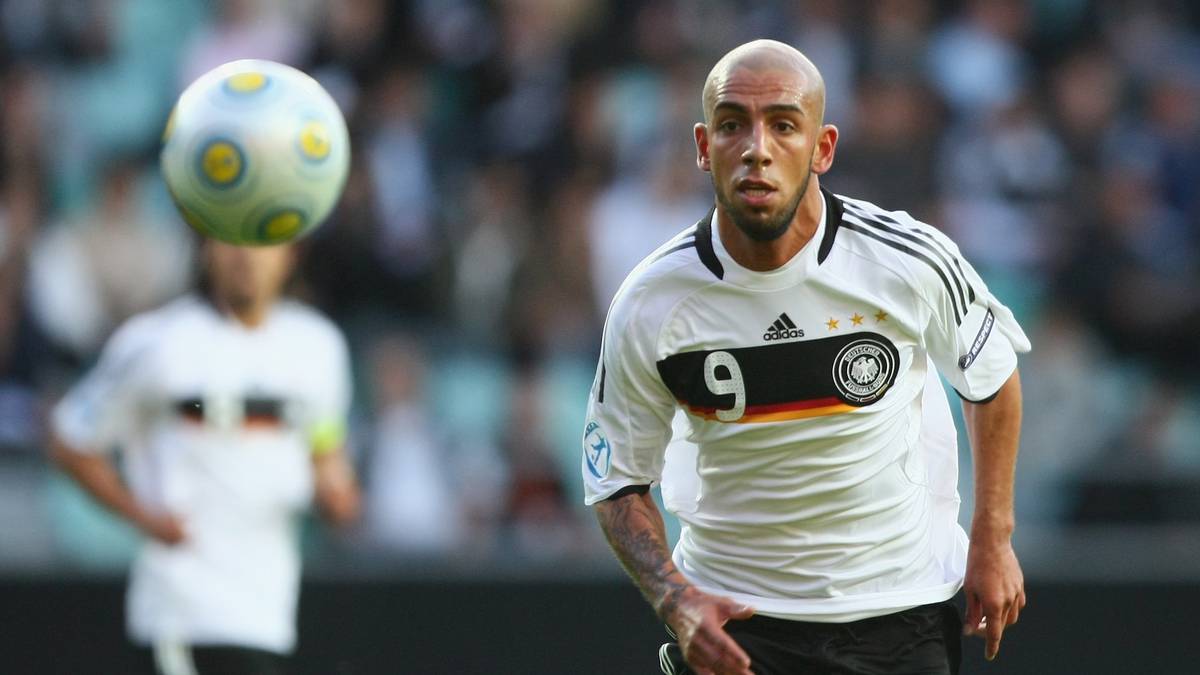 ASHKAN DEJAGAH: Obwohl er kein echter Mittelstürmer ist, kommt der damalige Herthaner 2009 zu vier Startelfeinsätzen als Sturmspitze. Im Finale gesperrt. 2017 holt Wolfsburg die Offensivkraft aus dem Iran für ein halbes Jahr zurück, spielt aber aktuell wieder dort bei Tractor Sazi. Wird in Irans Nationalmannschaft zur festen Größe