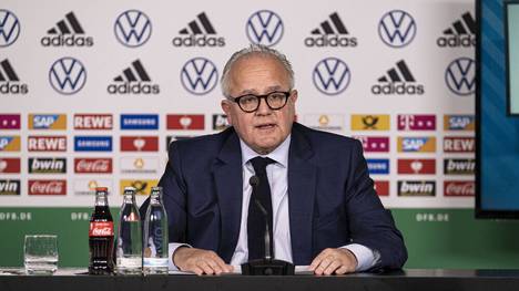 DFB-Präsident Fritz Keller würde eine baldige Wiederaufnahme des Trainingsbetriebs im Amateurbereich begrüßen