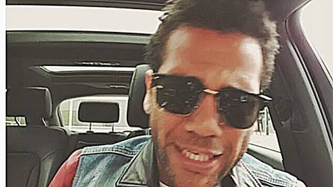 Barcelonas Dani Alves sorgt im Auto für gute Stimmung
