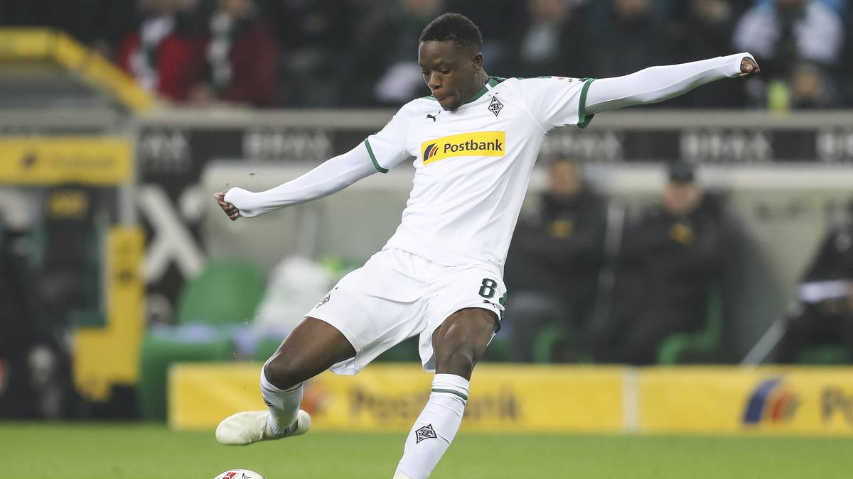 DENIS ZAKARIA: Bekam es auch immer wieder mit Dortmunds Tempodribbler Sancho zu tun - und diesen kaum in den Griff. In der Entstehung des zweiten Dortmunder Tores nur staunender Zuschauer. SPORT1-Note: 4
