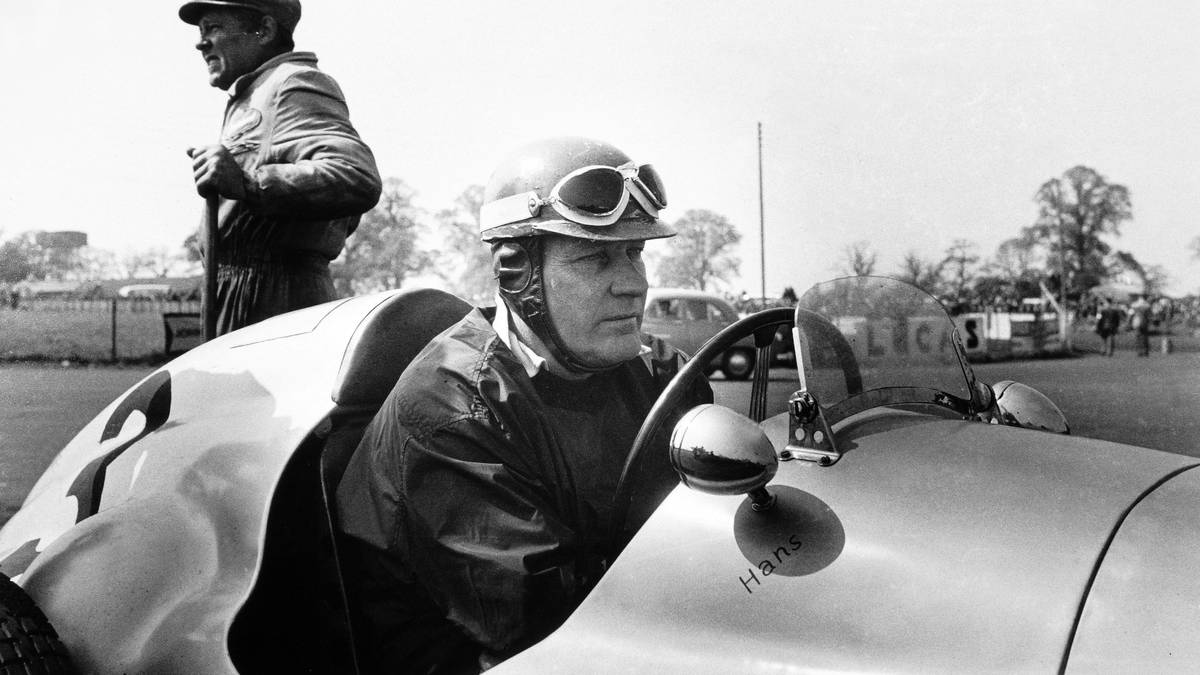 HANS UND HANS-JOACHIM STUCK: Hans Stuck ging vor allem als "Bergkönig" in die Motorsportgeschichte ein. In den letzten Zügen seiner Karriere, mit Anfang 50, nahm er in den Anfangsjahren der Formel 1 1952 und 1953 an drei Rennen teil. Platz 14 war dabei das beste Resultat