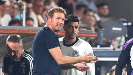Bundestrainer Julian Nagelsmann lobt Nadiem Amiri als kompromisslosen Mentalitätsspieler und erklärt dessen Nominierung mit seiner Energie, Intensität und dem unbedingten Willen, immer ans Limit zu gehen.