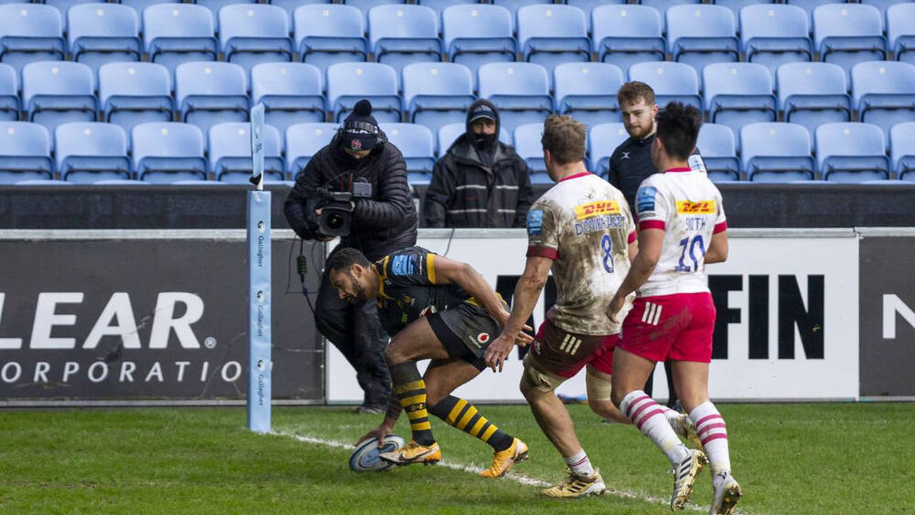 Football vs. Rugby: Der Spieler in schwarz/gelb erzielt einen Try - das Pendant zum Touchdown beim American Football.